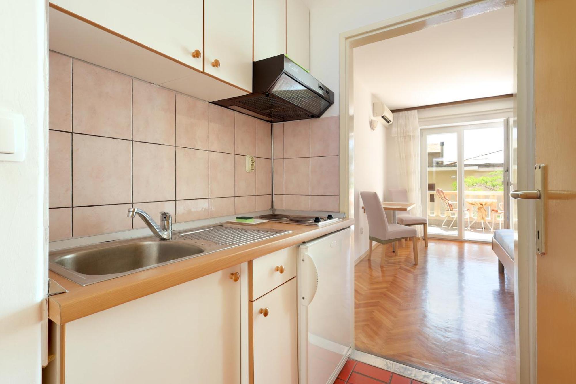 Apartments By The Sea Brela, Makarska - 18356 Exterior foto