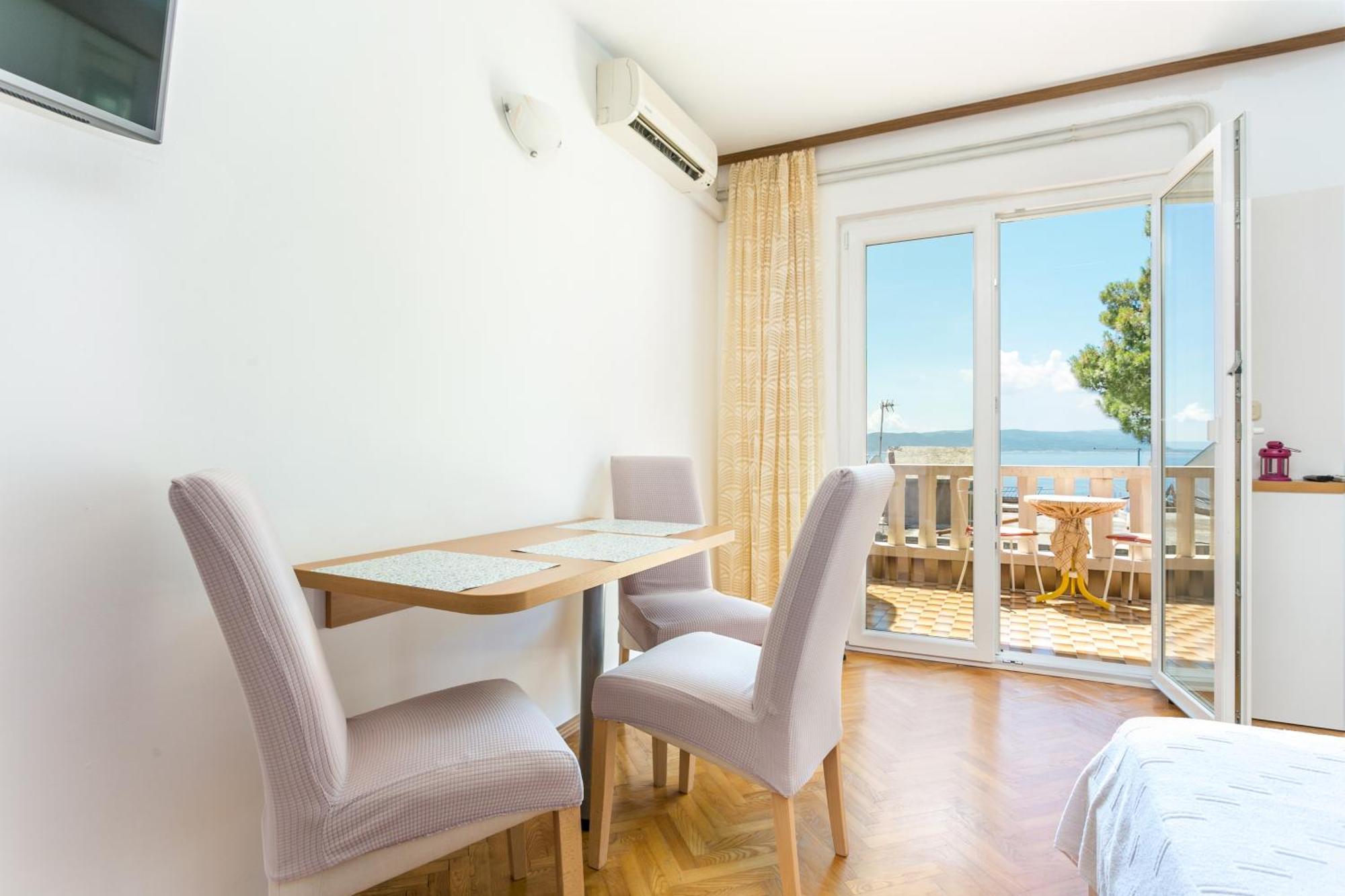 Apartments By The Sea Brela, Makarska - 18356 Exterior foto