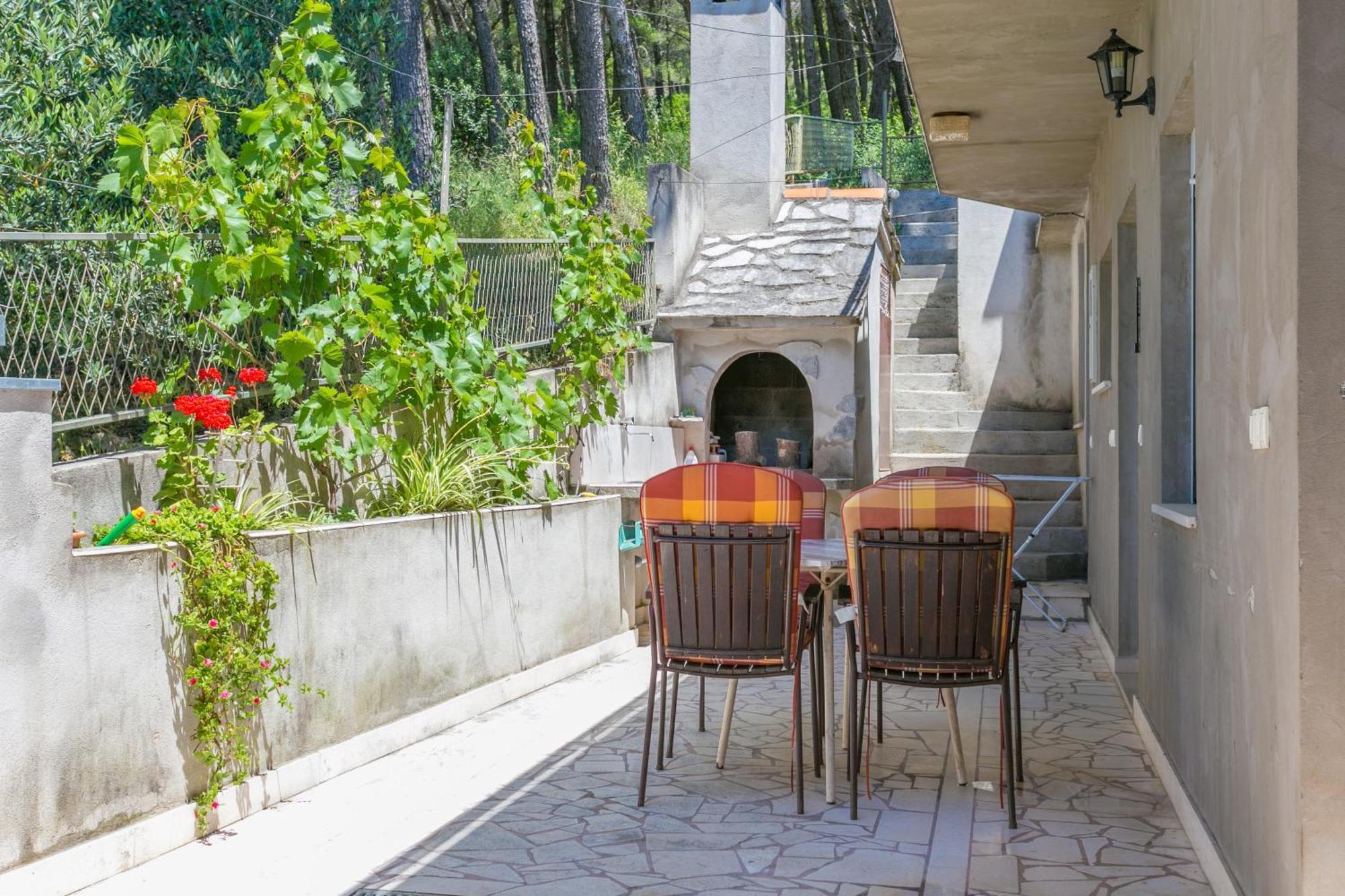 Apartments By The Sea Brela, Makarska - 18356 Exterior foto
